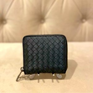 Bottega wallet! Black wallet with zipper closure.